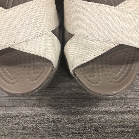 Crocs Leigh II Wedge Sandals sz 9 - Picture 10 of 15